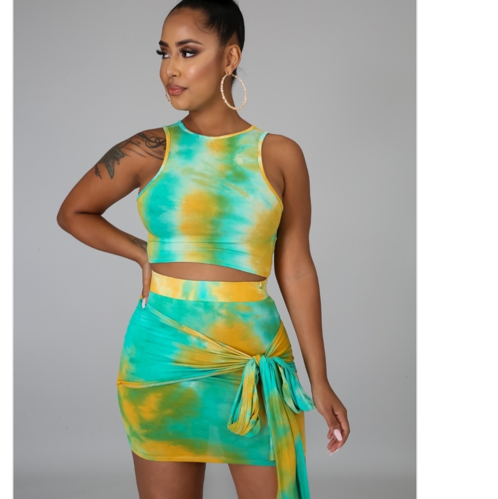 Fly Tie Dye Skirt Set

(New)